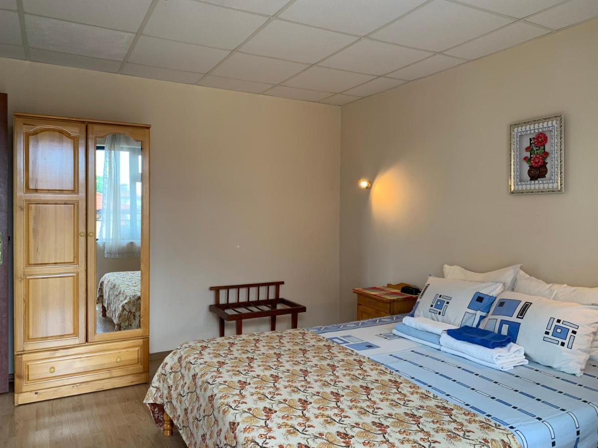 Guest House “Olesya” オブゾー エクステリア 写真